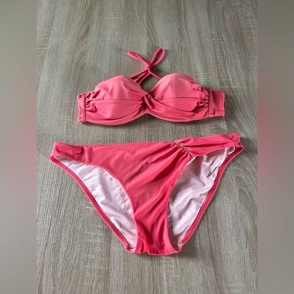 VICTORIA’S SECRET Tangerine Swimsuit - Picture 1 of 4